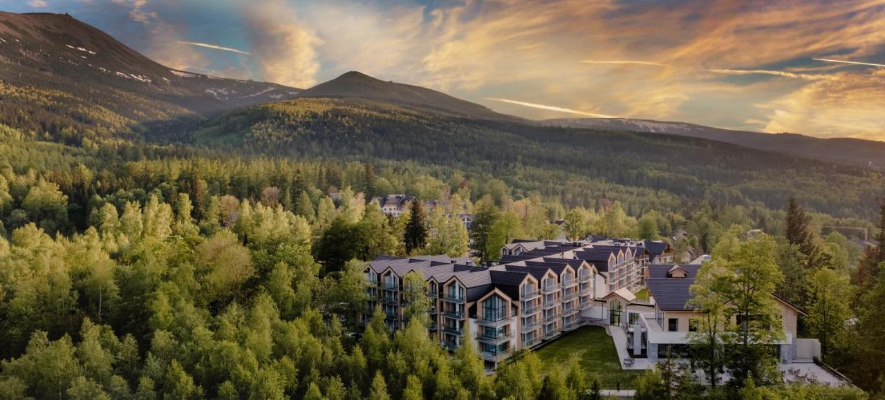 Green Mountain 5* Hotel Karpacz Buitenkant foto The Village at Sun Peaks