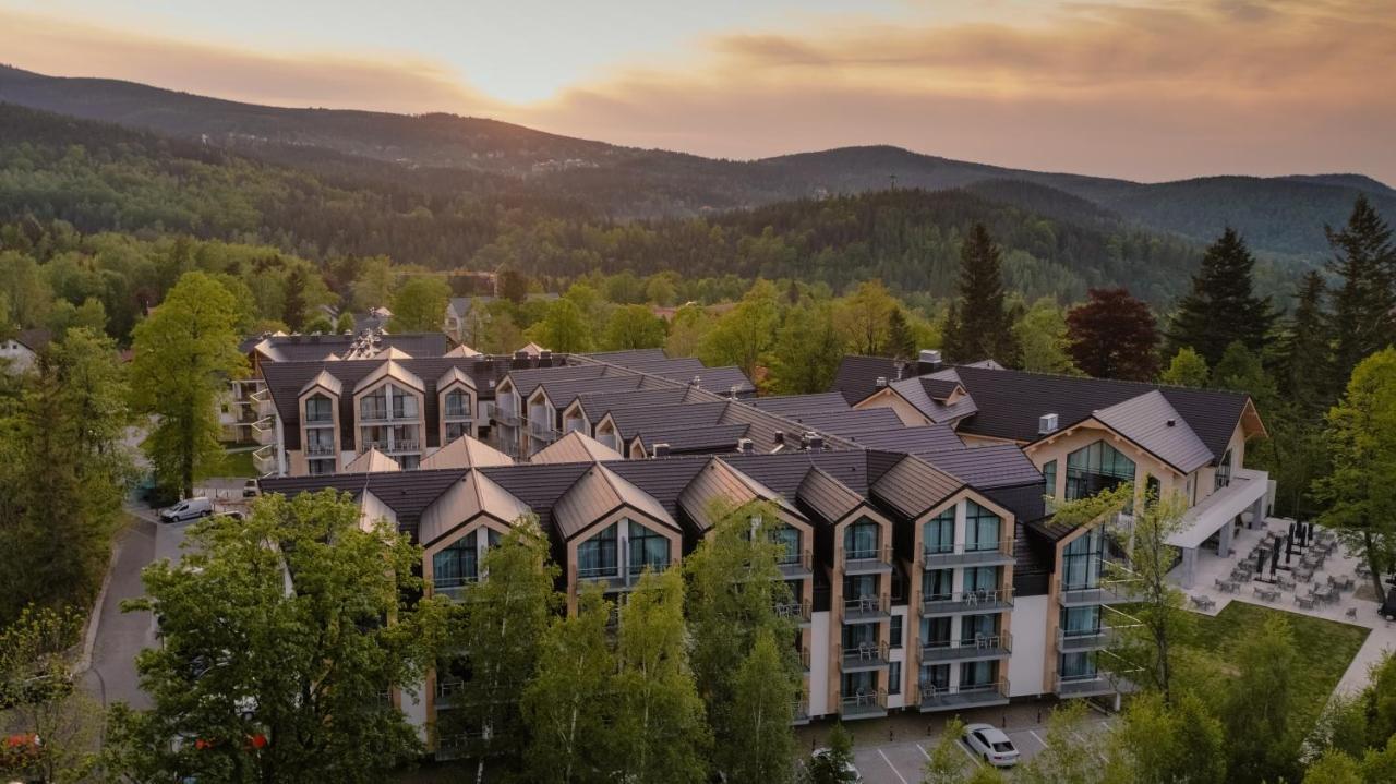 Green Mountain 5* Hotel Karpacz Buitenkant foto The Village at Sun Peaks
