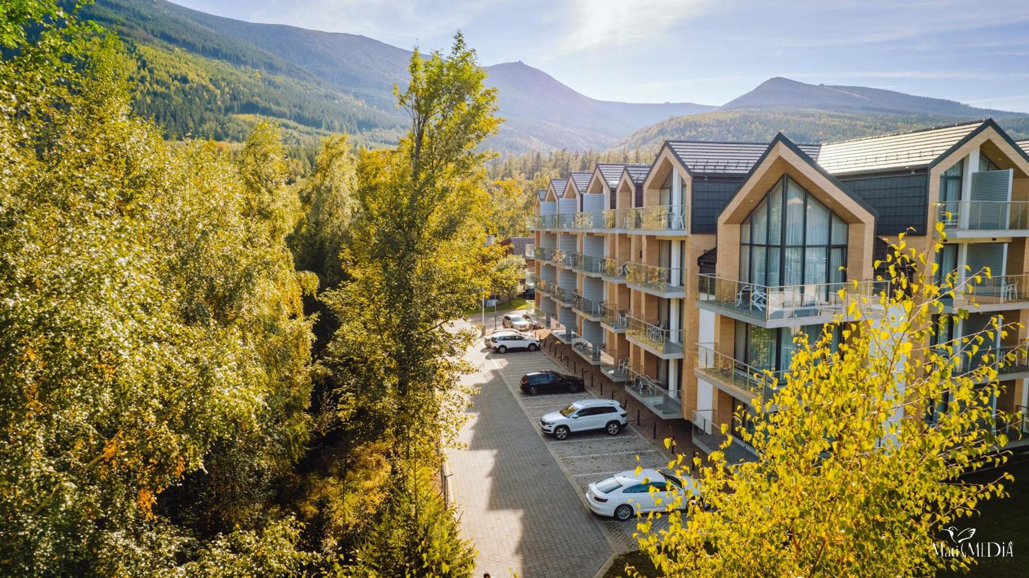 Green Mountain 5* Hotel Karpacz Buitenkant foto Residential complex in the village